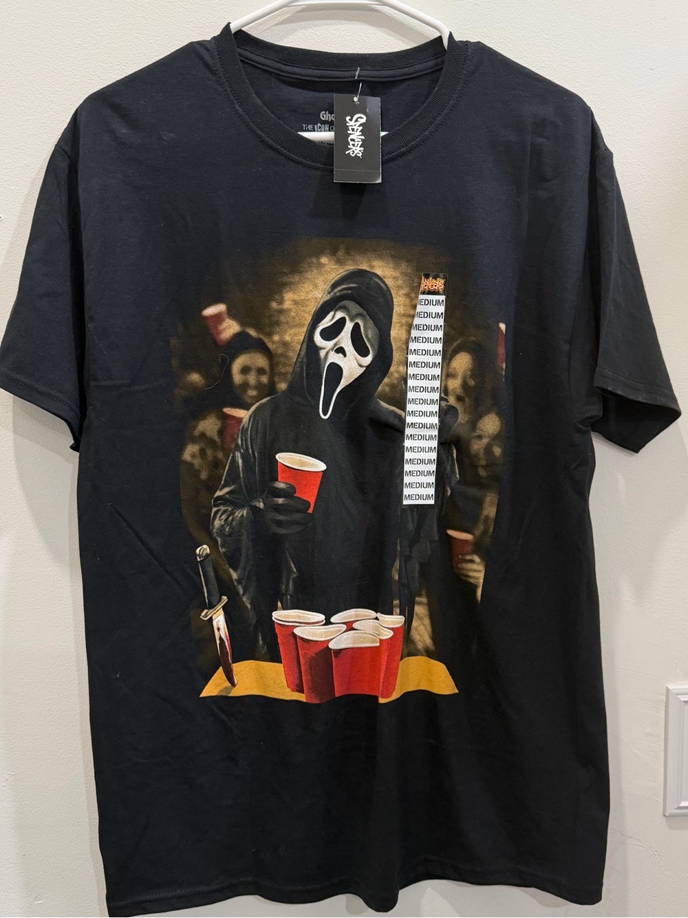 NWT Ghost Face Beer Pong T-Shirt Black Halloween Scream Medium